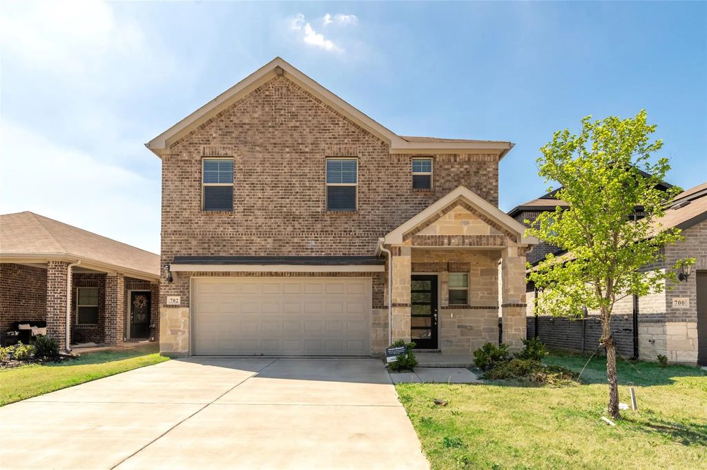 702 Trace Trail, Lowry Crossing