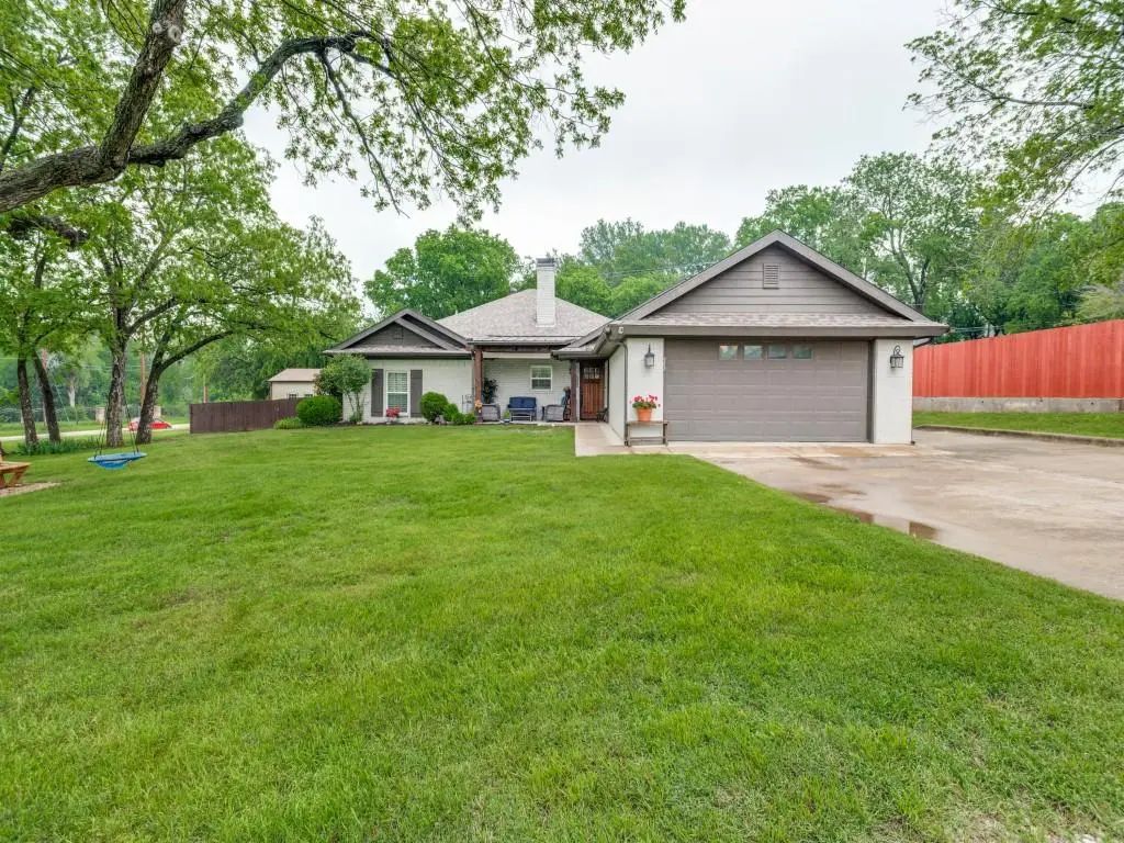 501 Elaine Street, Keller