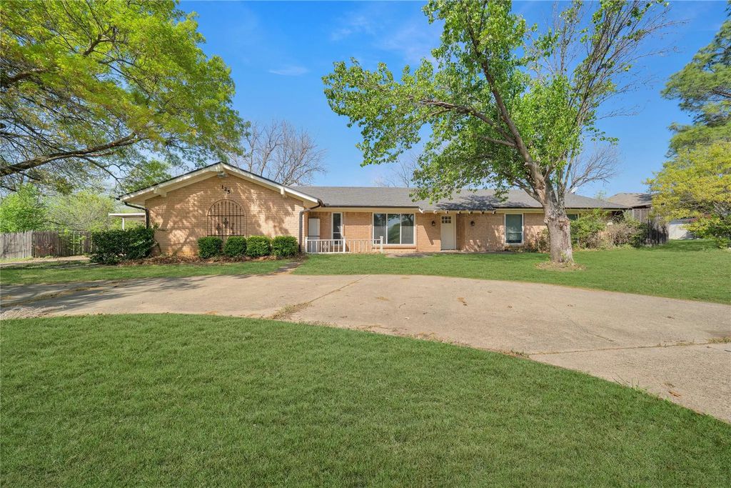 125 Redwood Drive, Highland Village