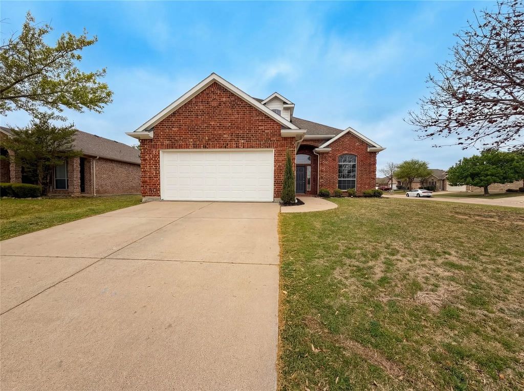 828 Pebblecreek Drive, Burleson