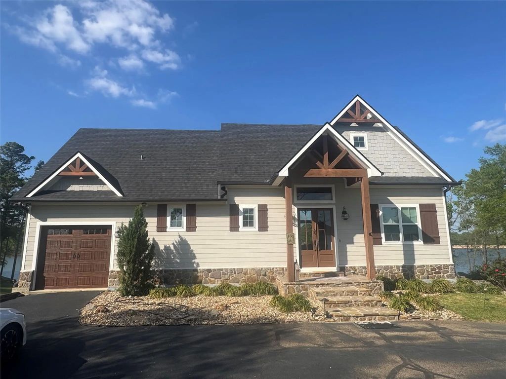 175 Private Road 2939, Pittsburg