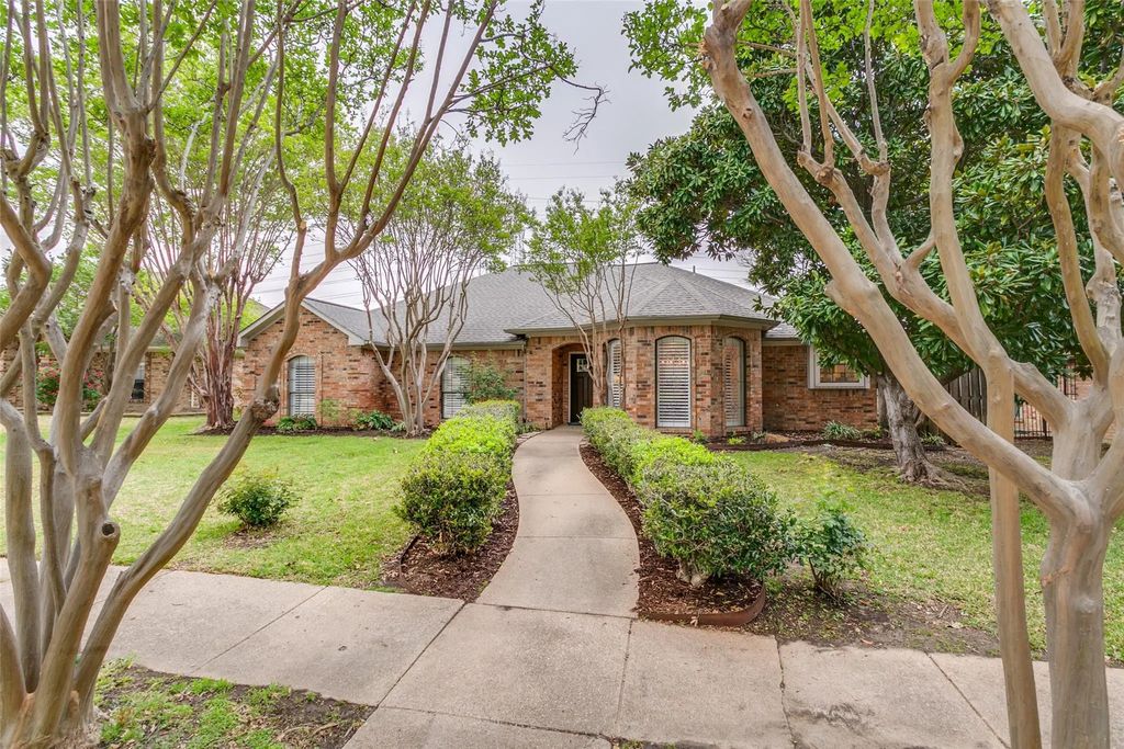 2534 Briardale Drive, Carrollton
