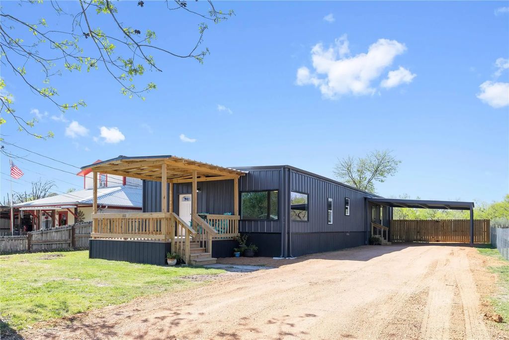 1111 Magnolia Street, Brownwood