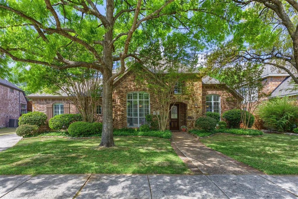 1008 Woodcliff Drive, McKinney