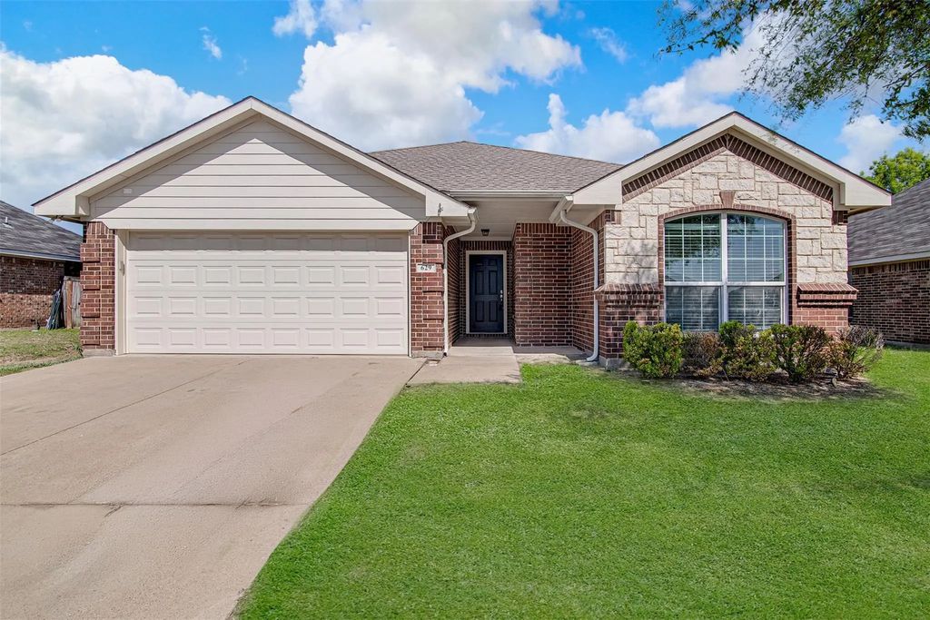 629 Antonio Lane, Waxahachie
