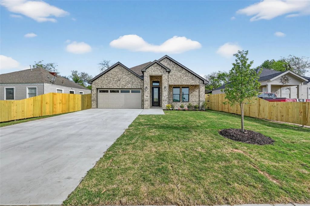 1930 Houston Street, Grand Prairie