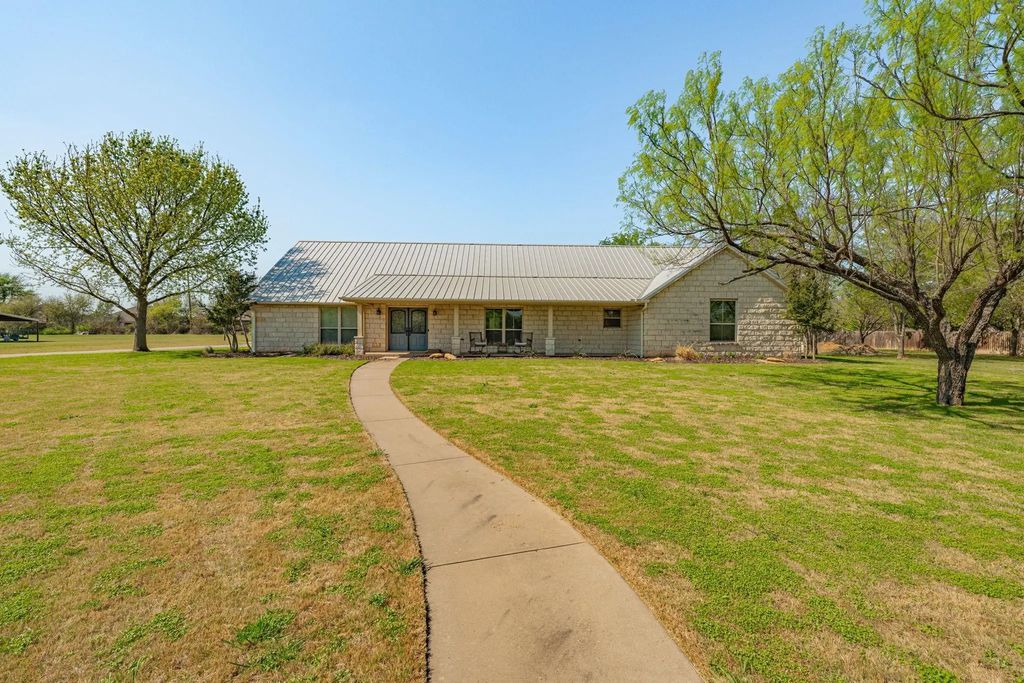 701 Heritage Way, Stephenville