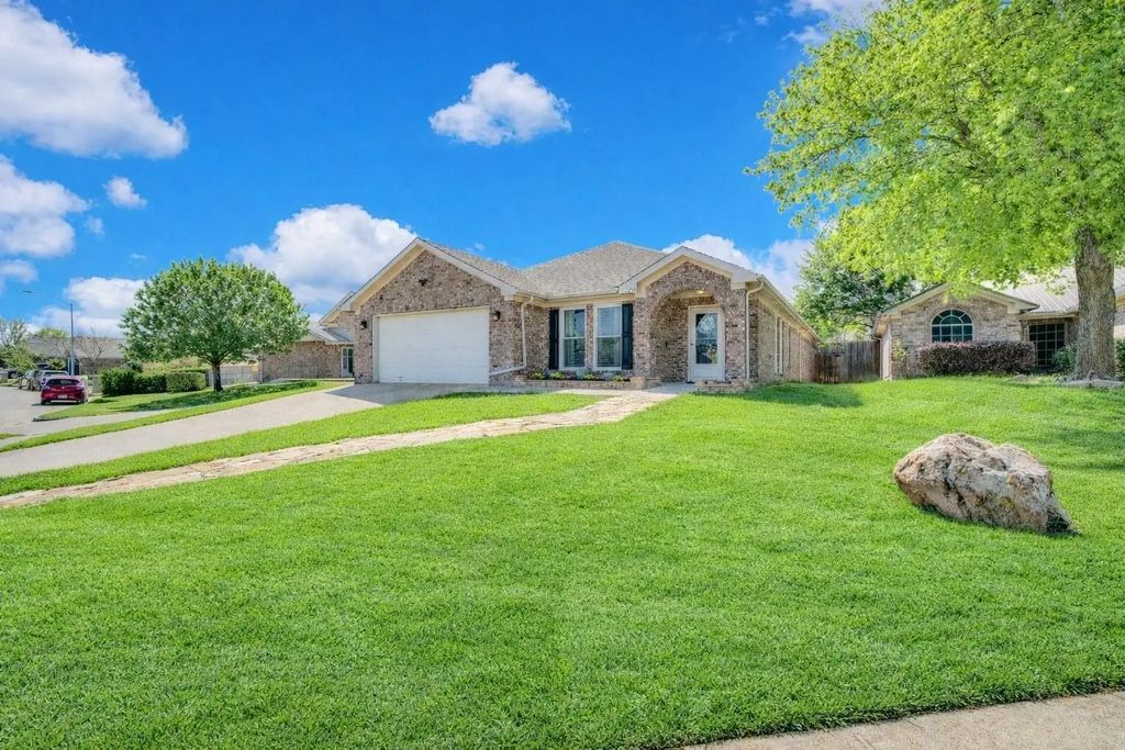 12200 Rolling Ridge Drive, Fort Worth
