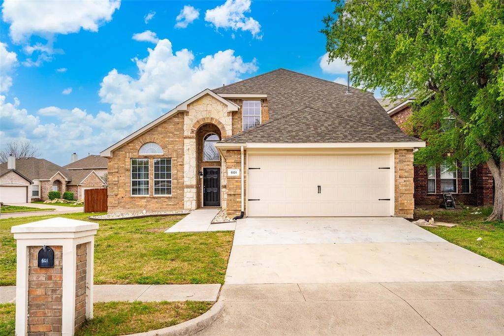 601 Babbling Brook Drive, Saginaw