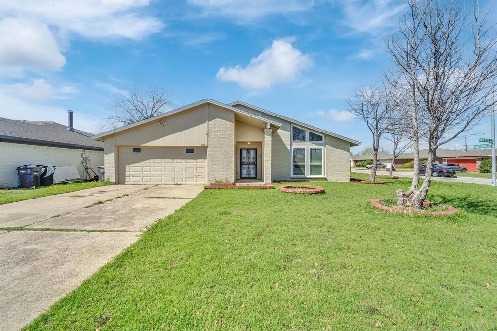 6800 Eagle Rock Drive, Fort Worth