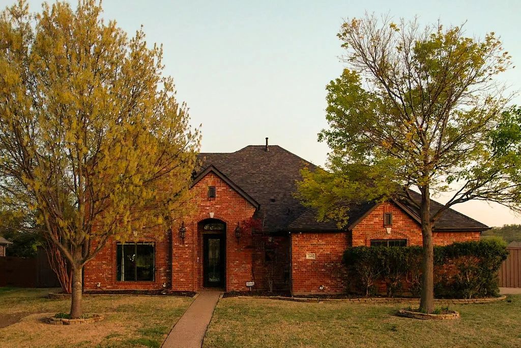 349 Creekside Trail, Argyle