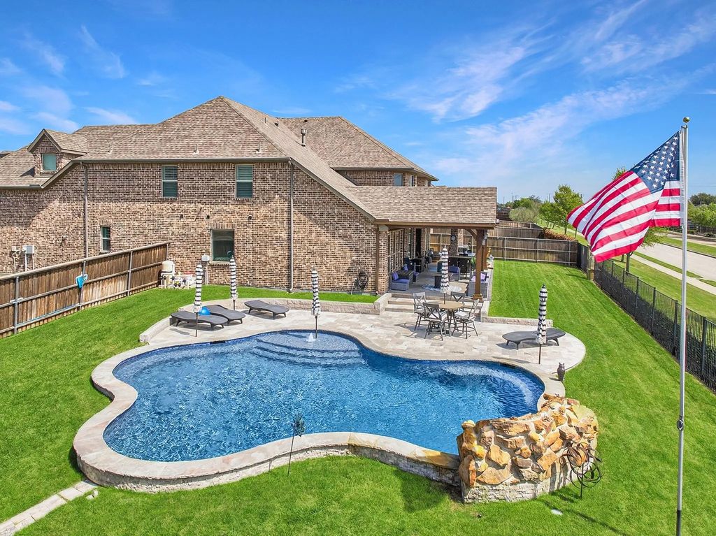 407 Emerson Drive, Rockwall