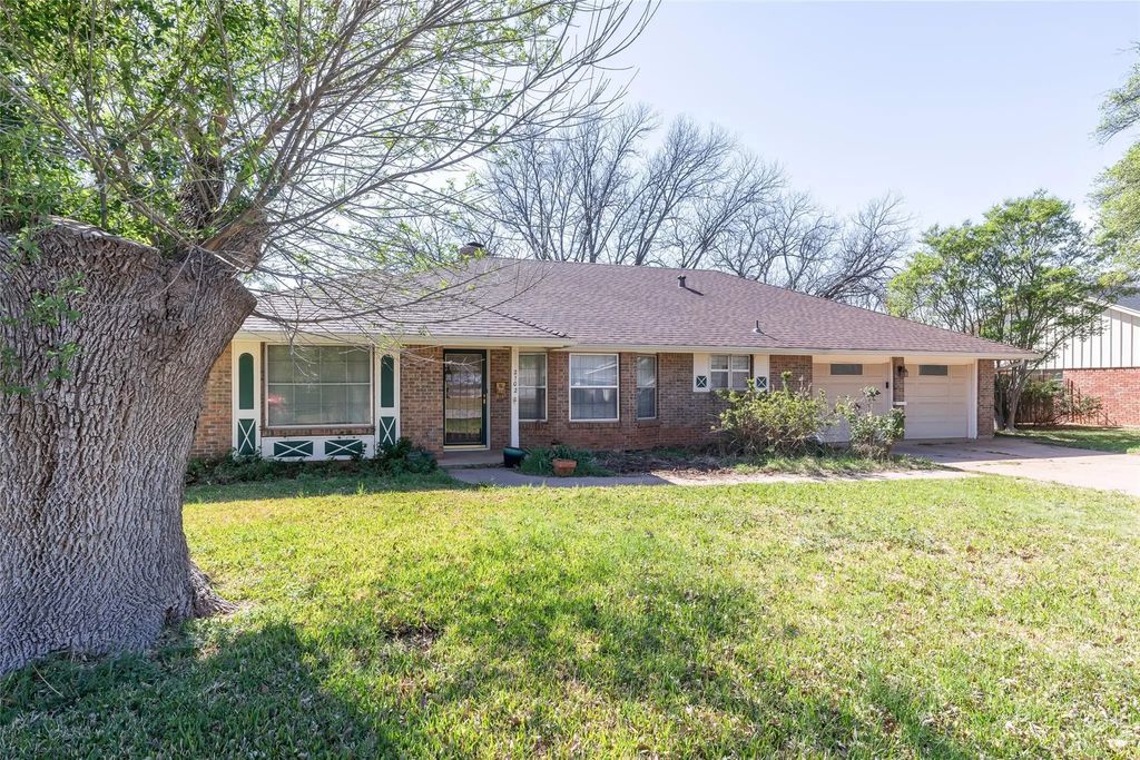 2102 Woodridge Drive, Abilene