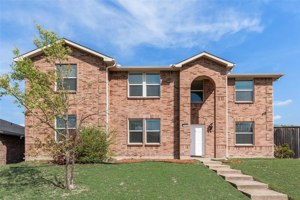 2737 Ingram Circle, Mesquite