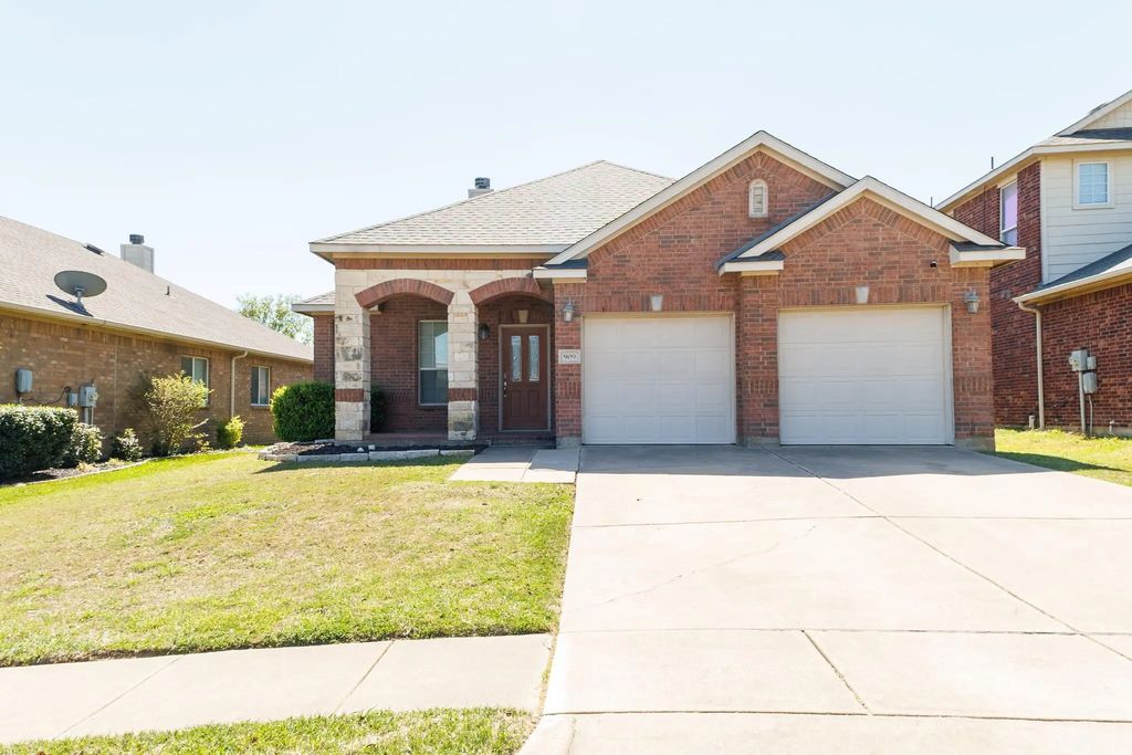 909 Grant Street, Burleson