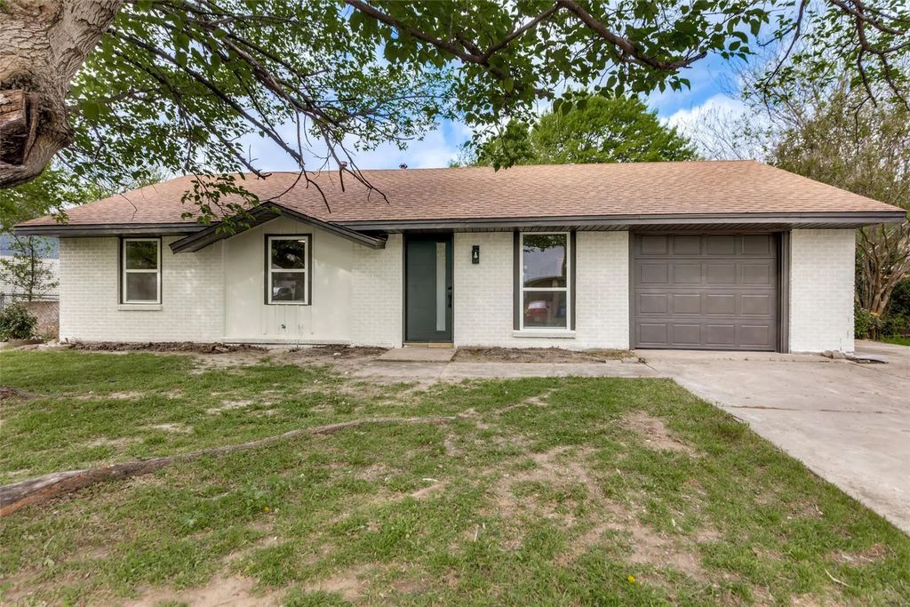 3716 Clotell Drive, Fort Worth