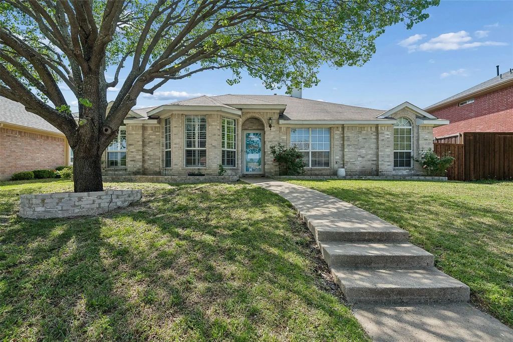 1304 Dearborn Road, Allen
