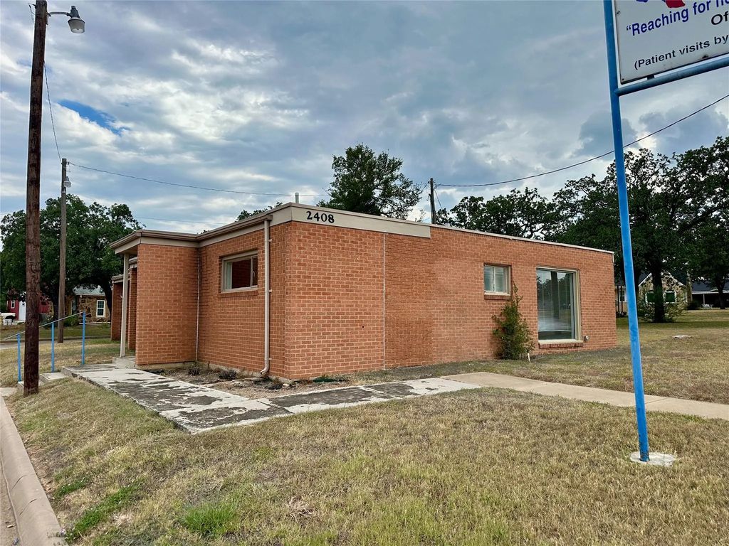 2408 Coggin Avenue, Brownwood