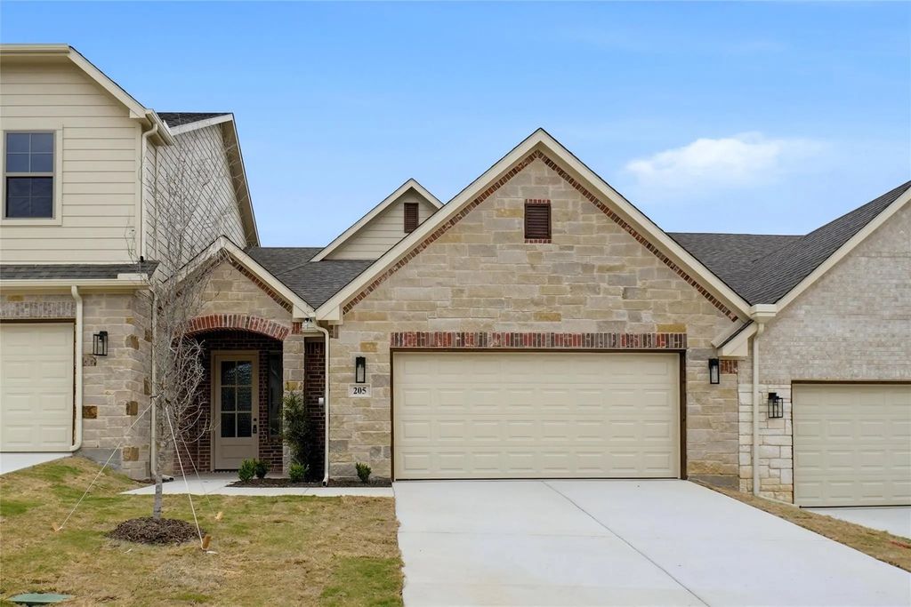 205 Legacy Boulevard, Weatherford