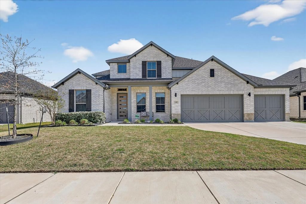 235 Half Moon Drive, Waxahachie