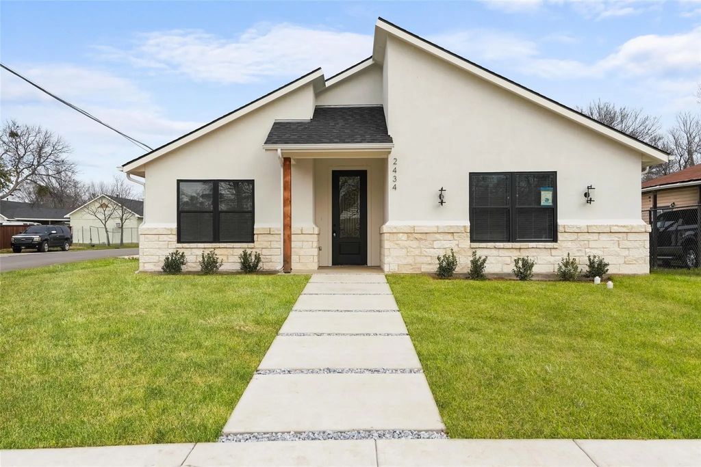 2434 Iroquois Street, Dallas