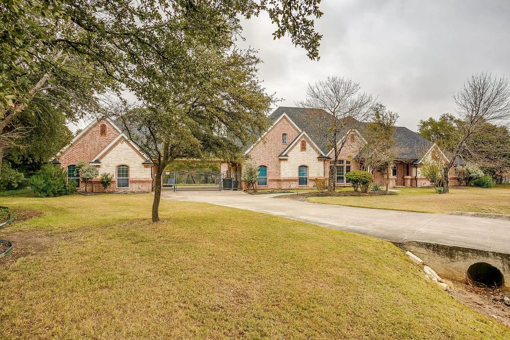 4549 Rancho Blanca Court, Fort Worth