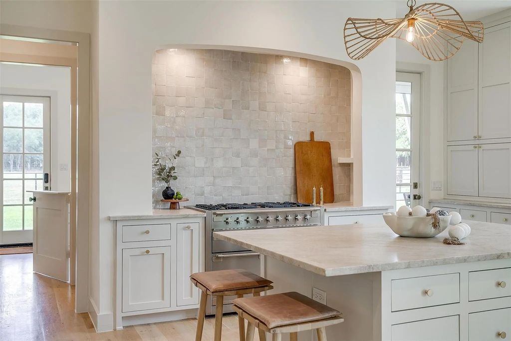 8632 S Fm 1187, Fort Worth
