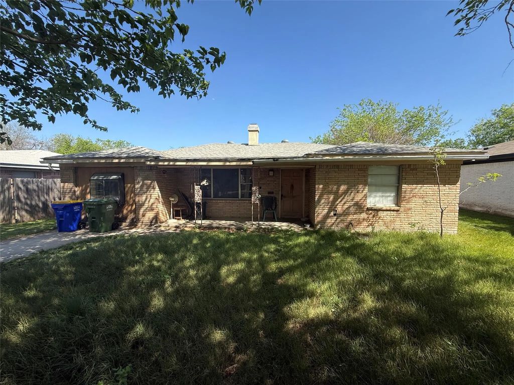 521 Grant Circle, White Settlement