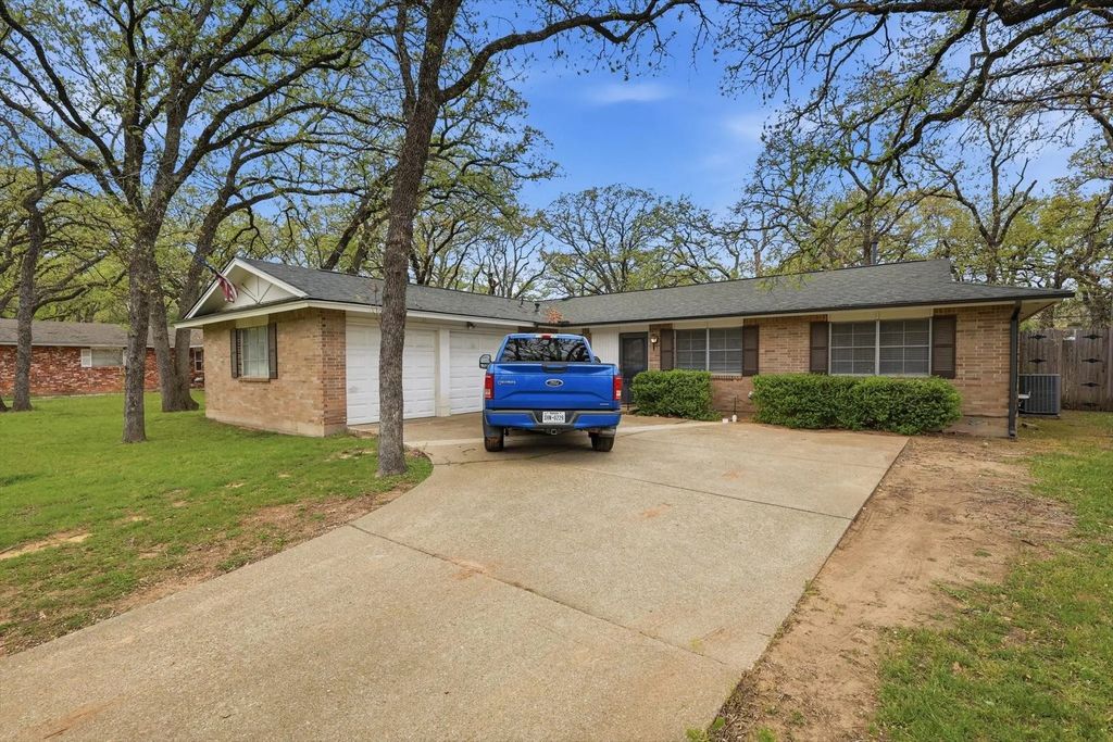 3005 Friendswood Drive, Arlington