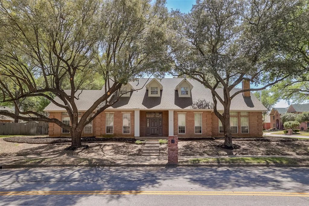 3704 Cross Bend Drive, Arlington
