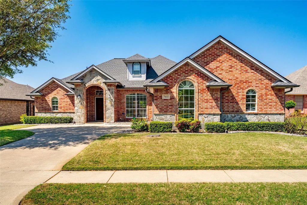 7033 Ridge Crest Drive, North Richland Hills