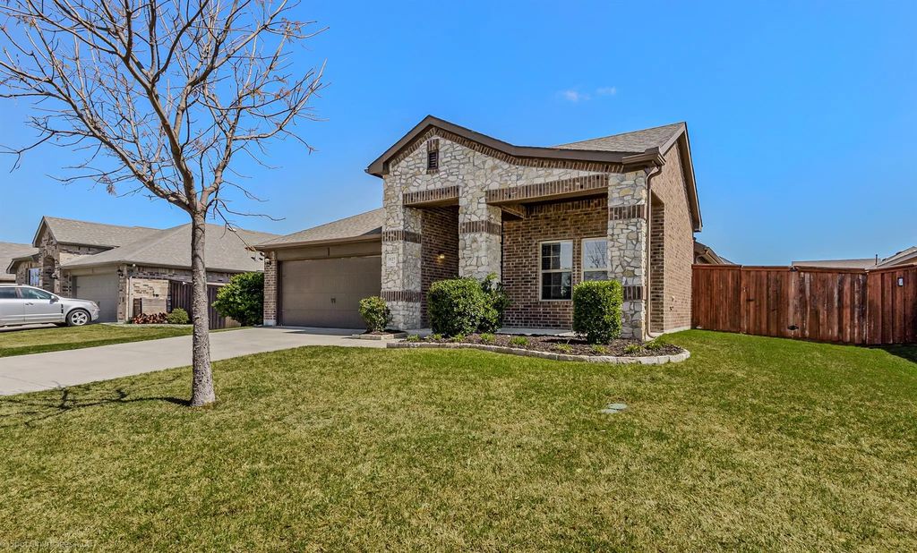 1127 Waterscape Boulevard, Royse City