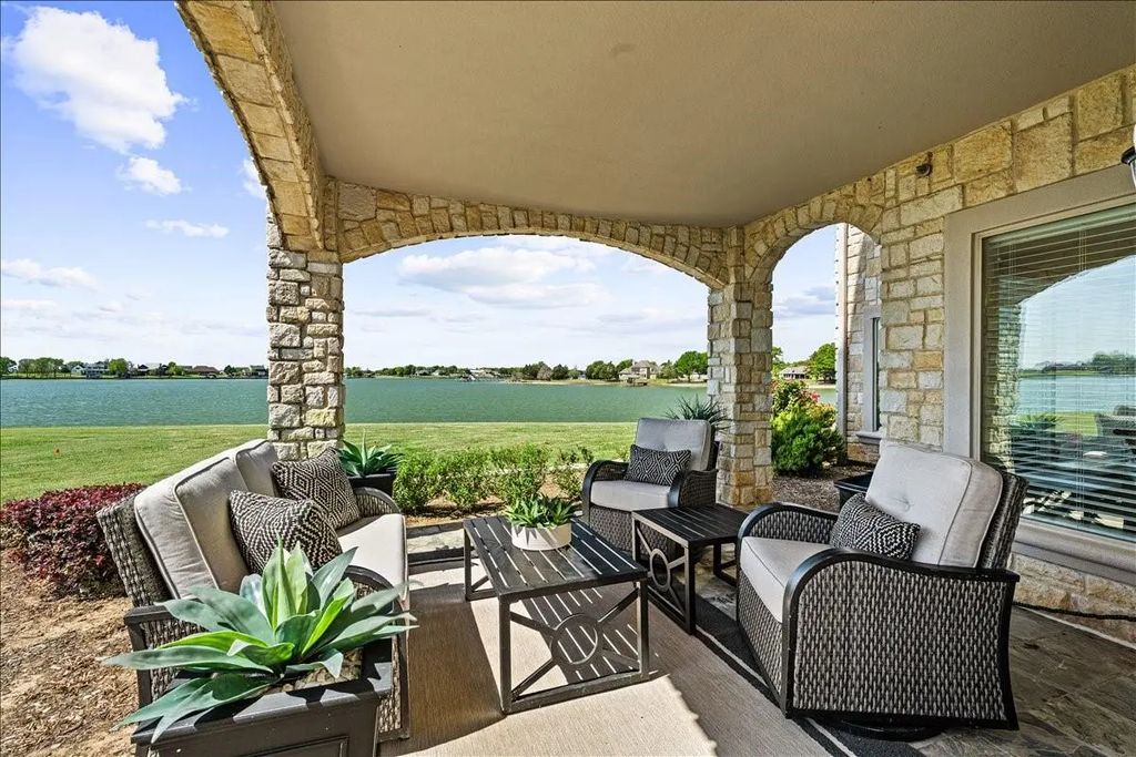 9900 Northshore Boulevard 3107, Corsicana