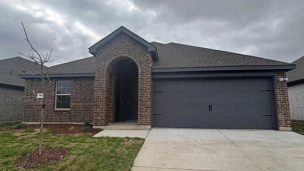 901 Barton Drive, Ennis