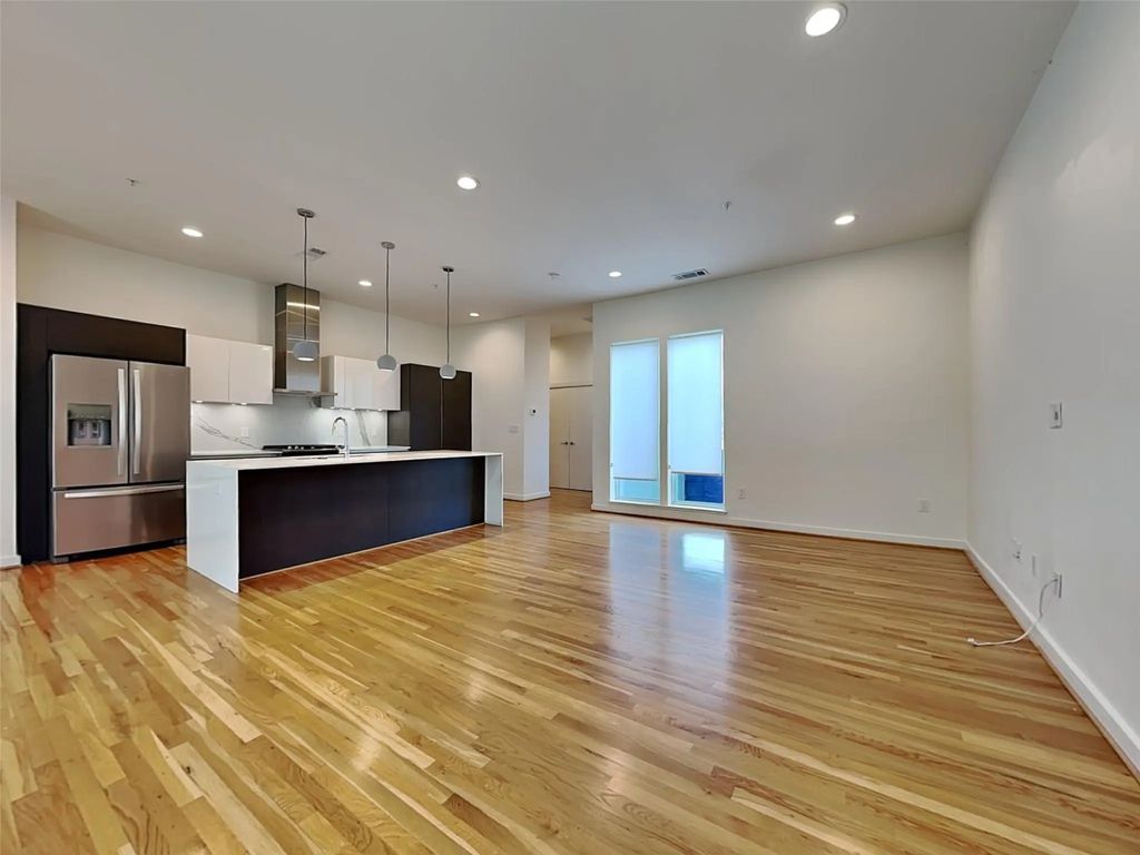 1505 S Akard Street 103, Dallas