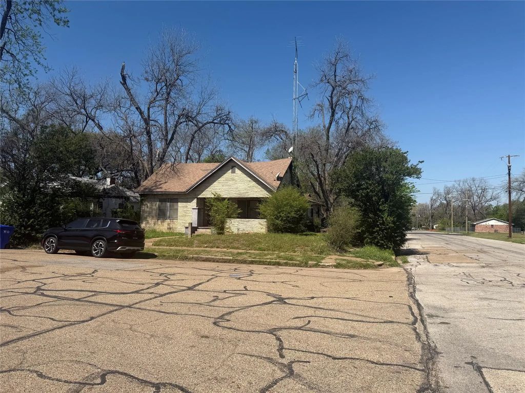 514 Tyler Street, Waco