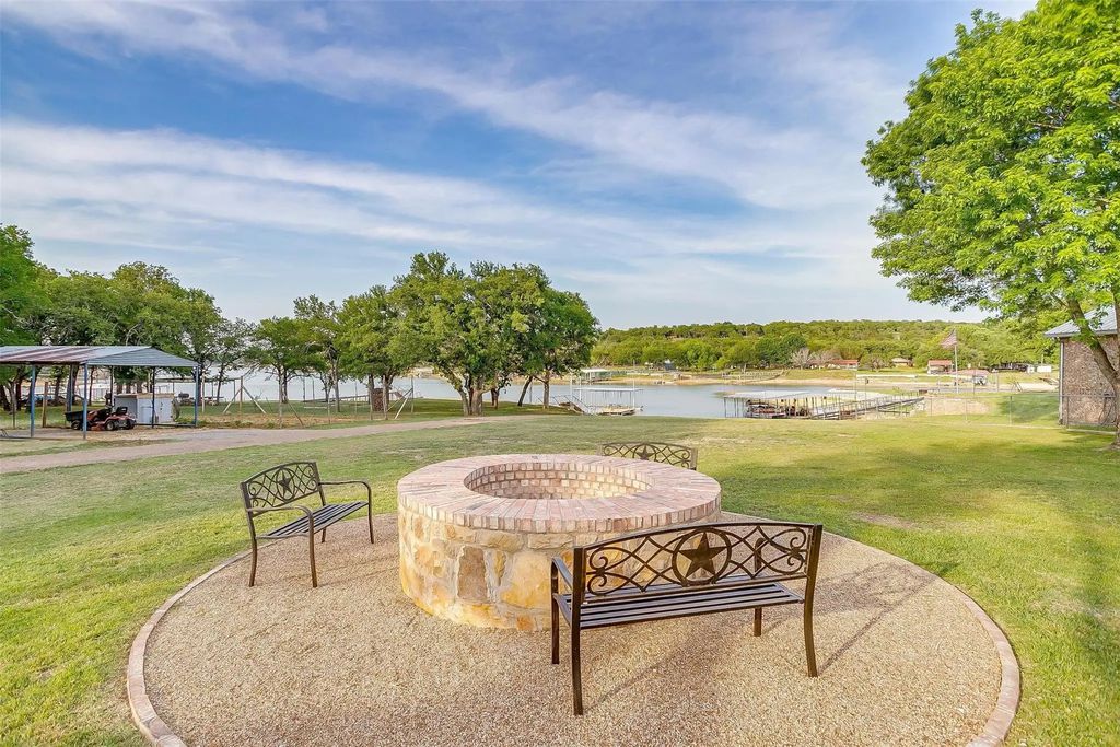 520 Deer Trail, Gordon