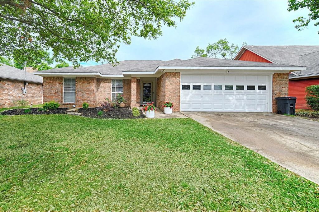 787 Evelyn Drive, Terrell