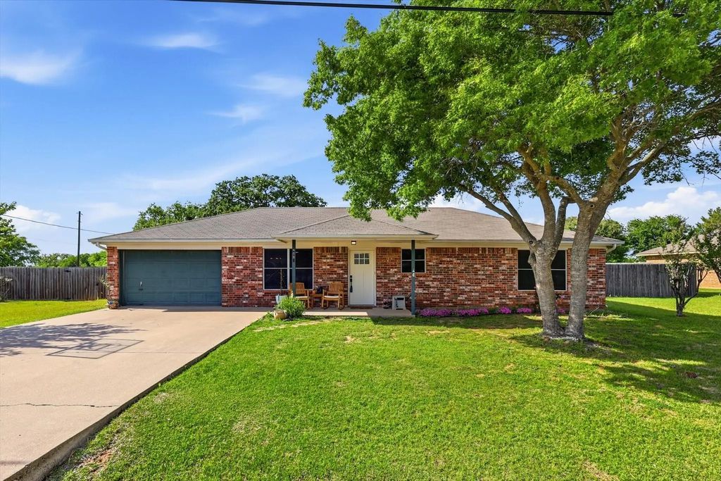 4051 Country Meadows Circle, Granbury