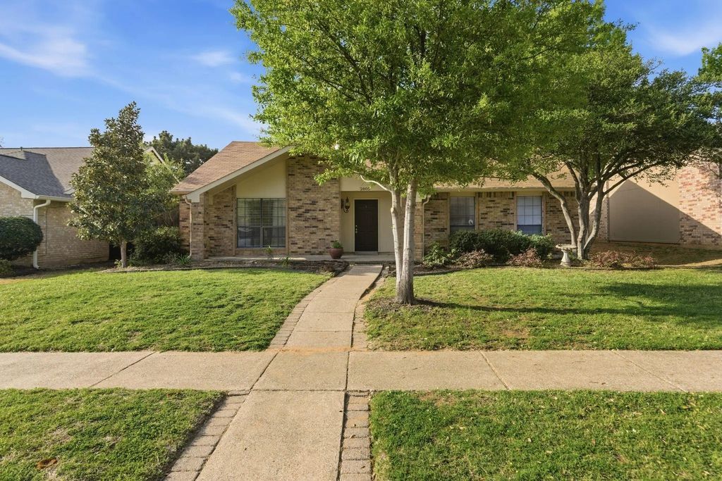 2805 Stratford Lane, Flower Mound