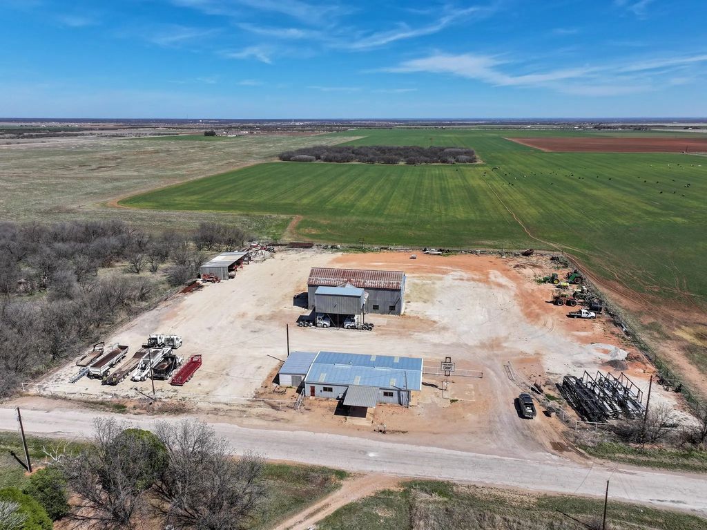 13746 Cr 495, Hodges