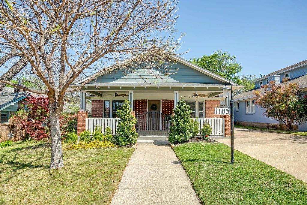1105 Mistletoe Drive, Fort Worth