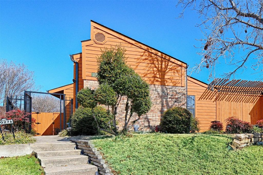 2027 Springwood Place A, Carrollton