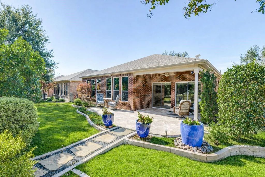 7404 Pasatiempo Drive, Frisco