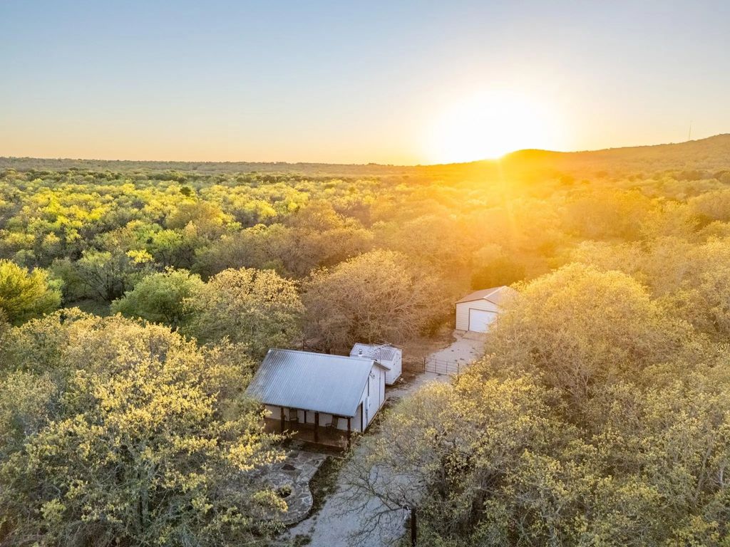 4909 Barton Chapel Road, Jacksboro