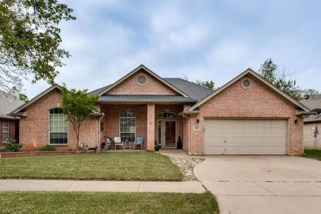 5009 Pointclear Court, Arlington