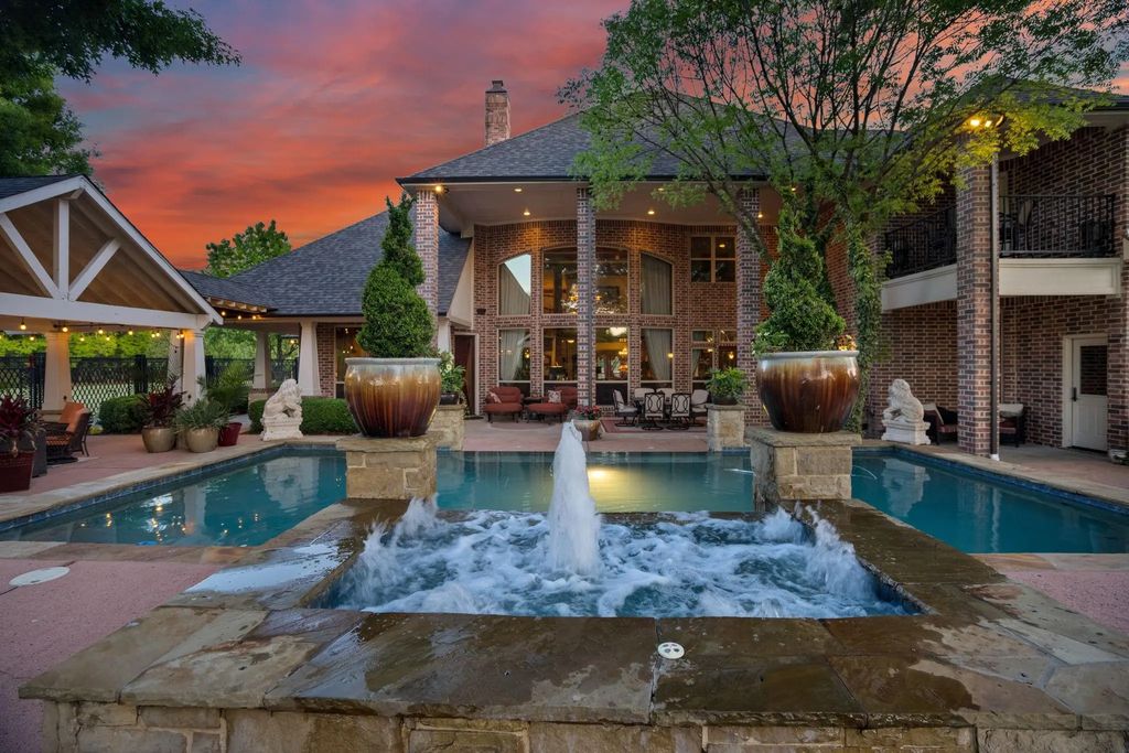 725 Locust Drive, Oak Leaf
