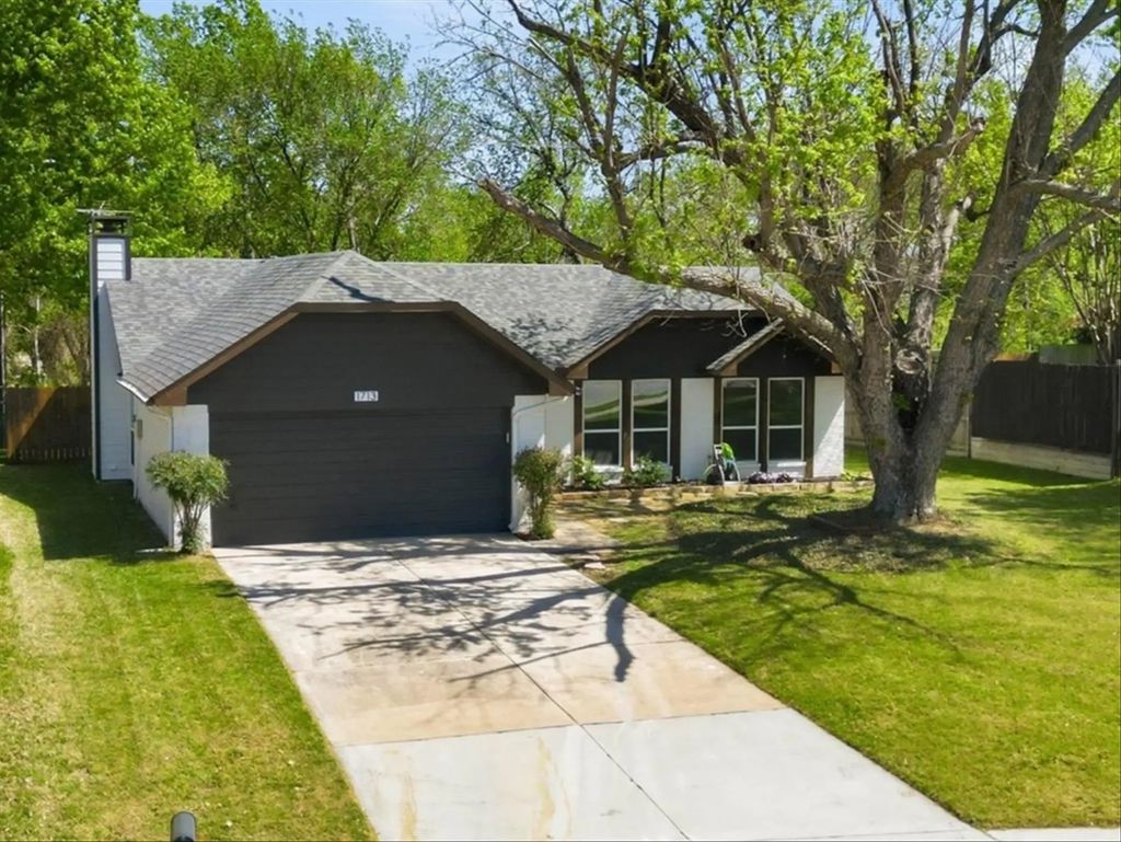 1713 Live Oak Drive, Lewisville