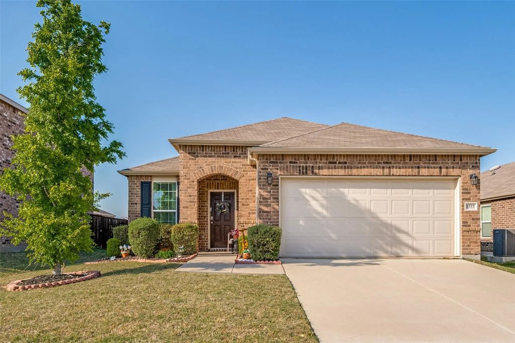 1333 Vernon Drive, Aubrey