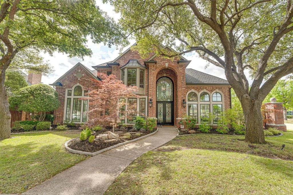 5716 Walden Drive, Plano